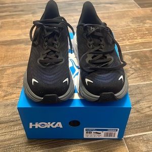 Hoka Arahi 6 W8